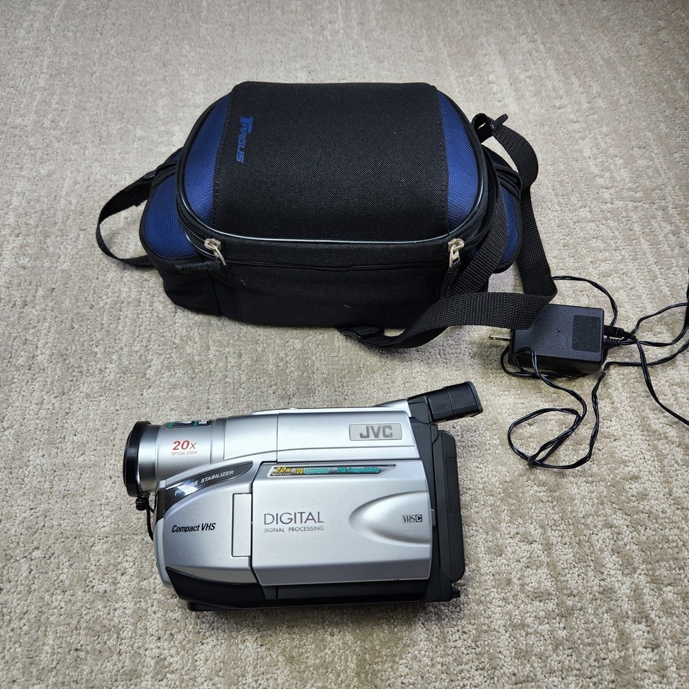 JVC GR-AXM17U Compact VHS Camcorder Video Camera TESTED With Bag
